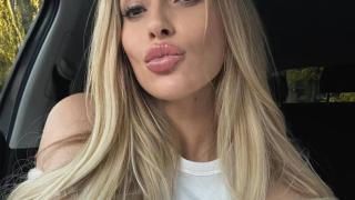 BustyBlond888 Snapshot