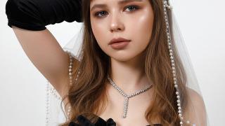 LeonaHowell Snapshot