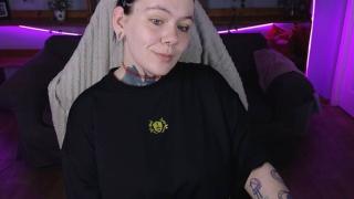 AnnieLeonelie Snapshot